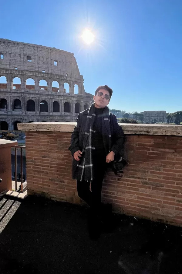Solo traveller photoshoot in Rome